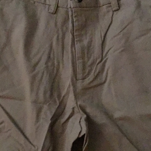 Old Navy Khaki Knee Shorts / Button / Zipper / Front Pockets / Change Pocket 🆕 - Picture 7 of 12